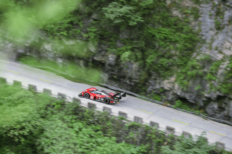 Illustration for article titled Volkswagen Shipped Its ID.R Electric Race Car To A Chinese Mountain By Train And Climbed It As Fast As It Could